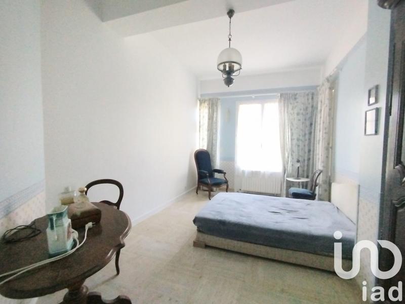 Maison - 180 m² - 8 pièces