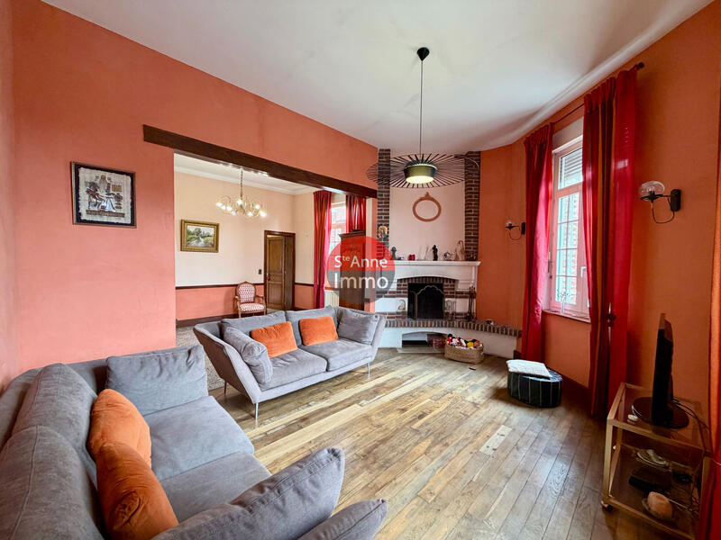 Maison - 220 m² - 7 pièces