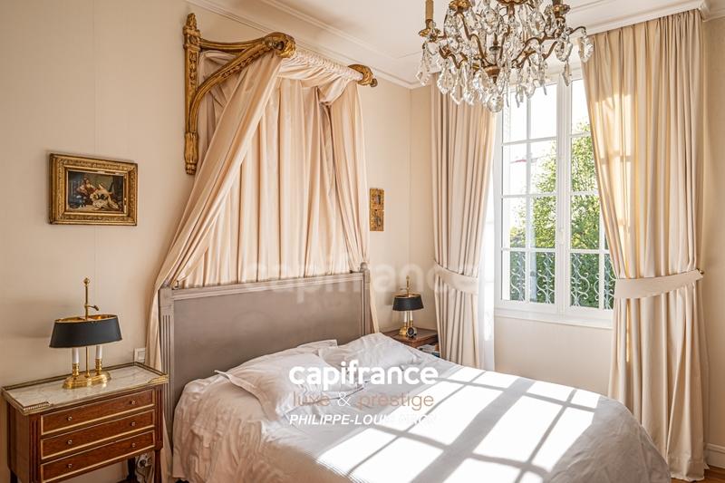 Maison bourgeoise - 260 m² - 10 pièces