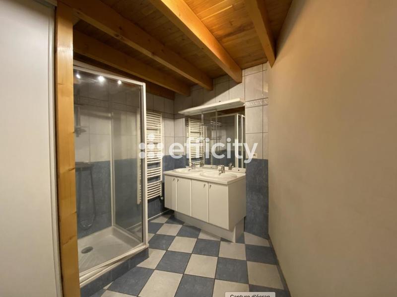 Maison - 99 m² - 5 pièces