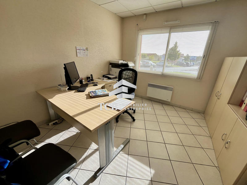 Local d'activités - 408 m²