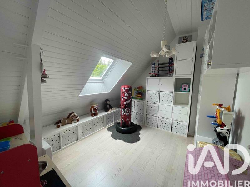 Maison - 180 m² - 8 pièces