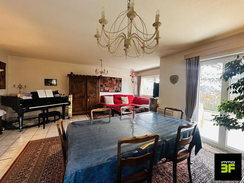 Maison - 101 m² - 5 pièces