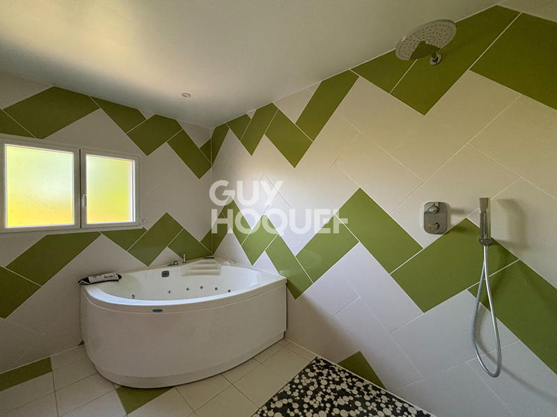 Maison - 169 m² - 7 pièces