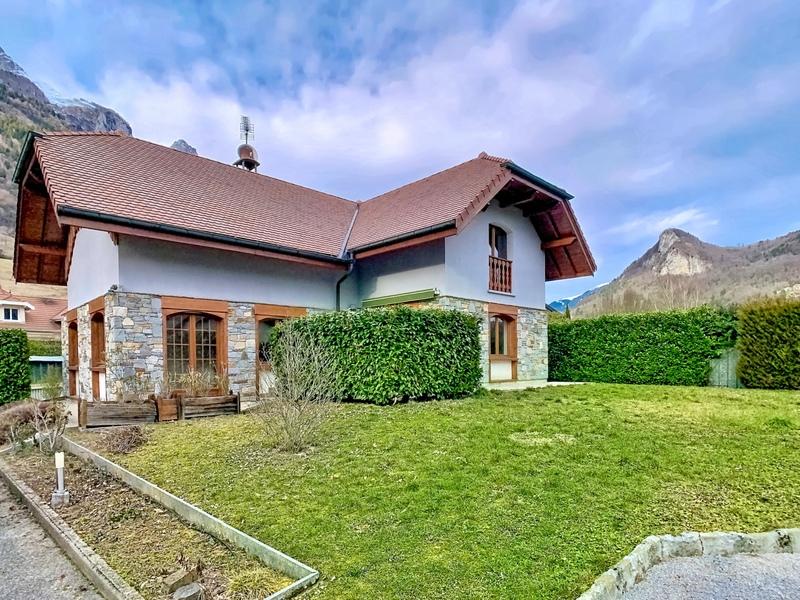 Maison - 193 m² - 5 pièces