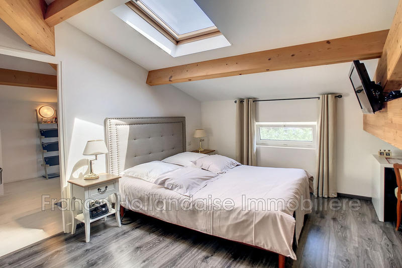 Maison - 324 m² - 10 pièces