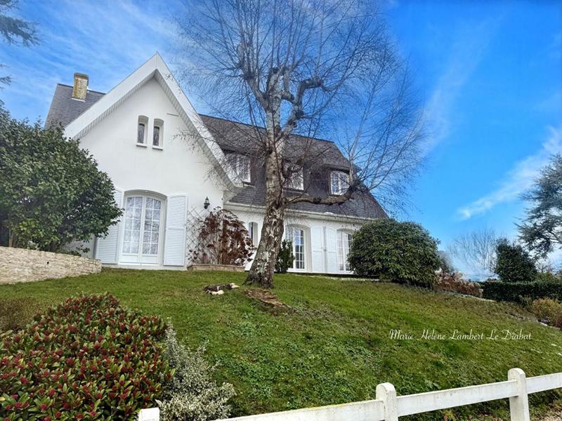 Maison - 170 m² - 7 pièces
