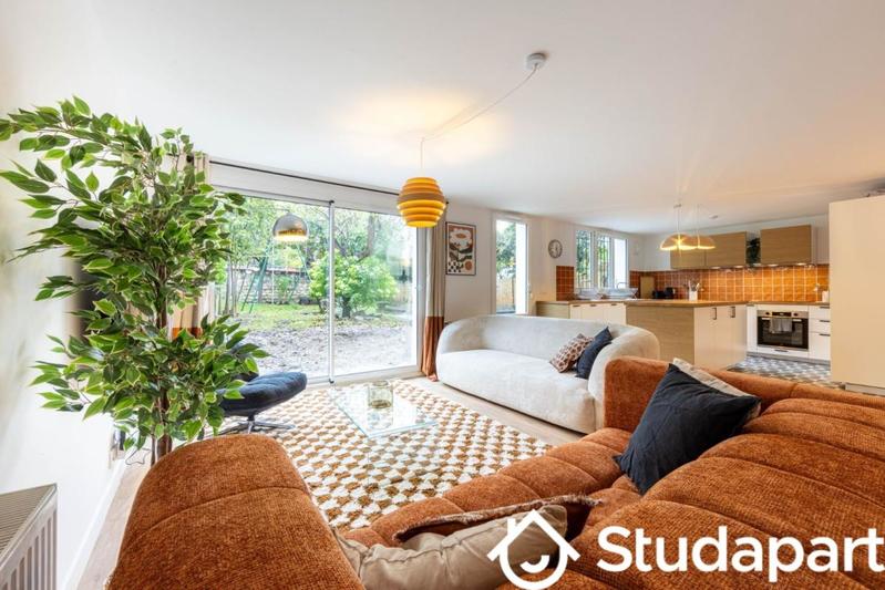 Chambre - 14 m² - 1 pièce