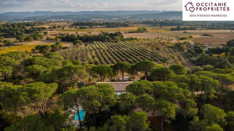 Propriété - 320 m² - 7 pièces