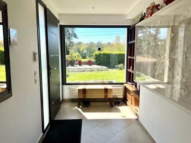 Maison - 252 m² - 11 pièces