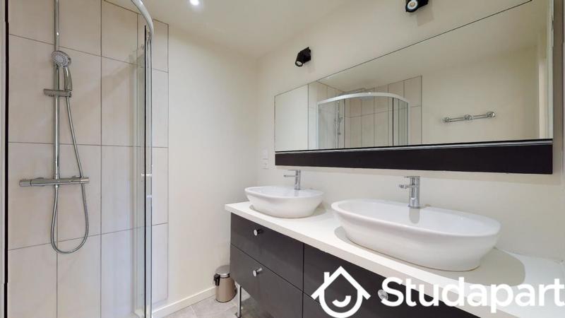 Chambre - 12 m² - 1 pièce