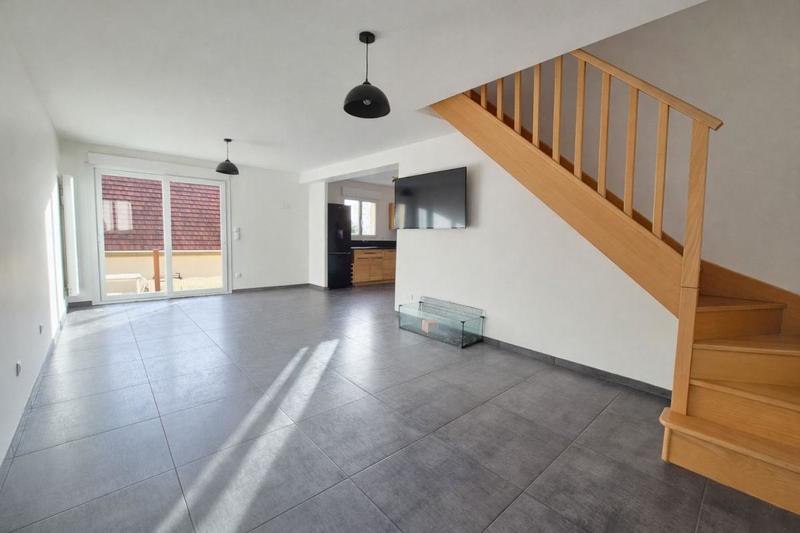 Maison - 85 m² - 5 pièces