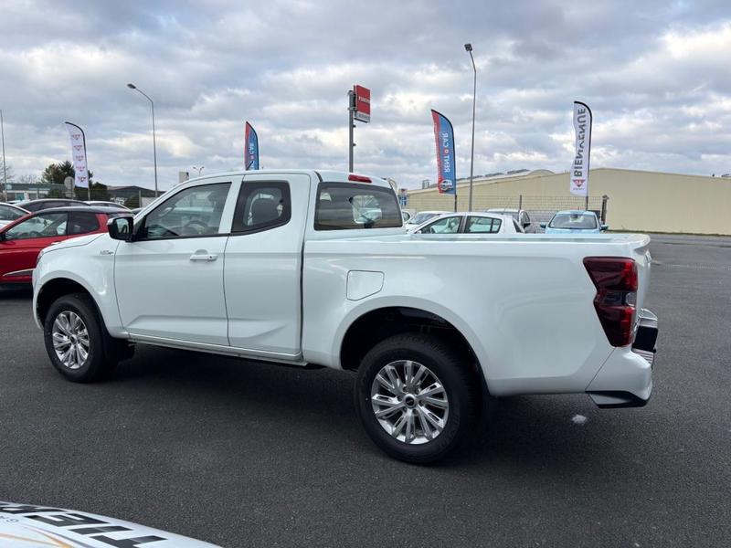 Isuzu d-max Space Cab Bb+