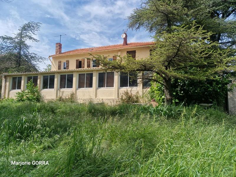 Maison - 330 m² - 9 pièces