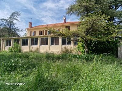 Maison - 330 m² - 9 pièces