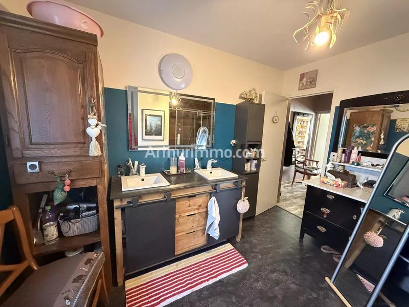 Maison - 200 m² - 8 pièces