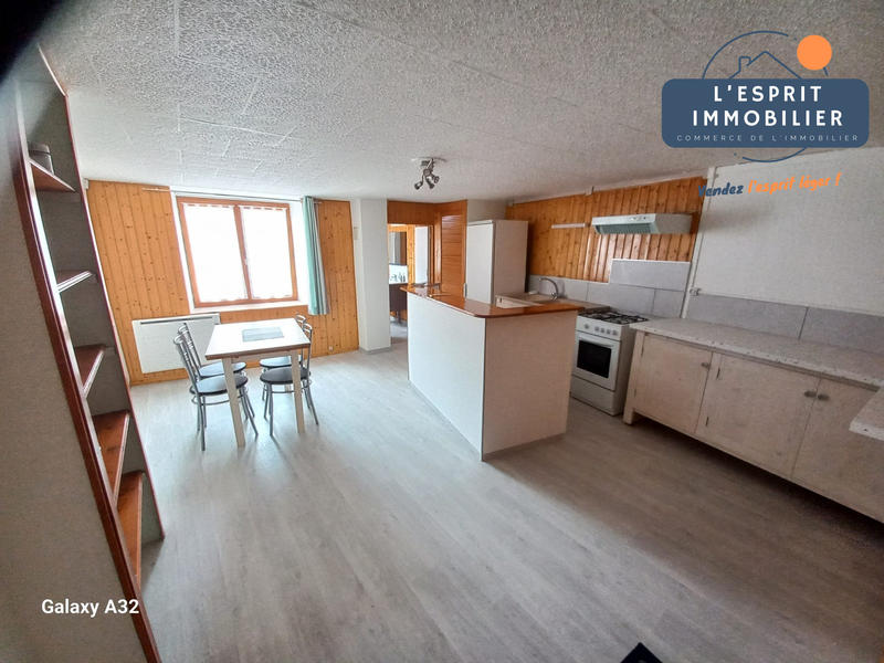 Maison - 183 m² - 7 pièces