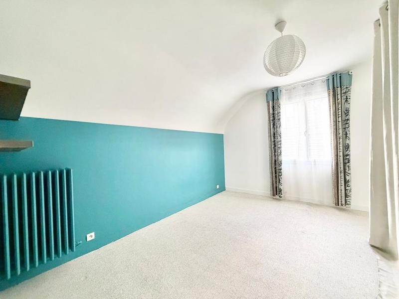 Maison - 219 m² - 8 pièces