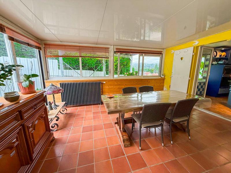 Appartement - 186 m² - 6 pièces