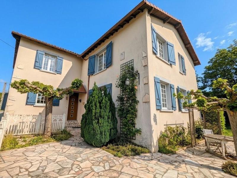 Villa - 1 003 m² - 8 pièces