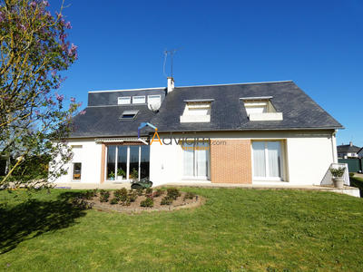 Maison - 226 m² - 7 pièces