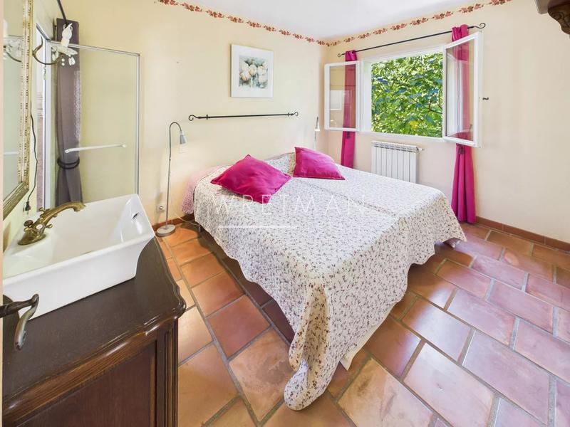 Villa - 176 m² - 6 pièces