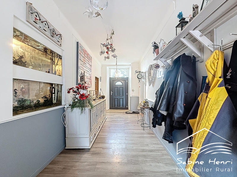 Maison - 235 m² - 10 pièces