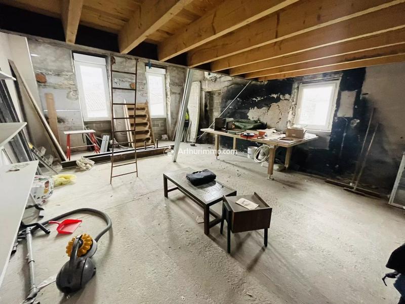 Immeuble - 214 m² - 6 pièces