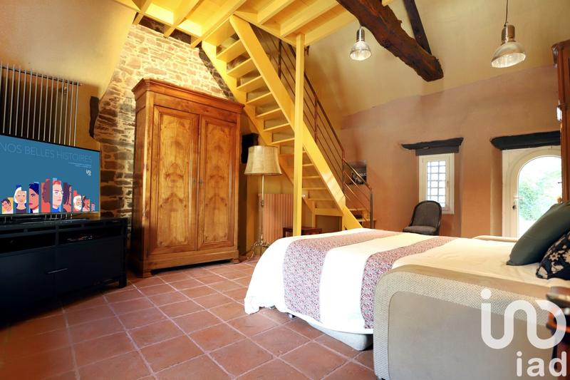 Maison - 218 m² - 8 pièces