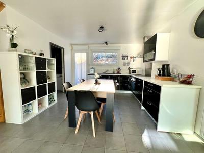 Maison - 93 m² - 5 pièces