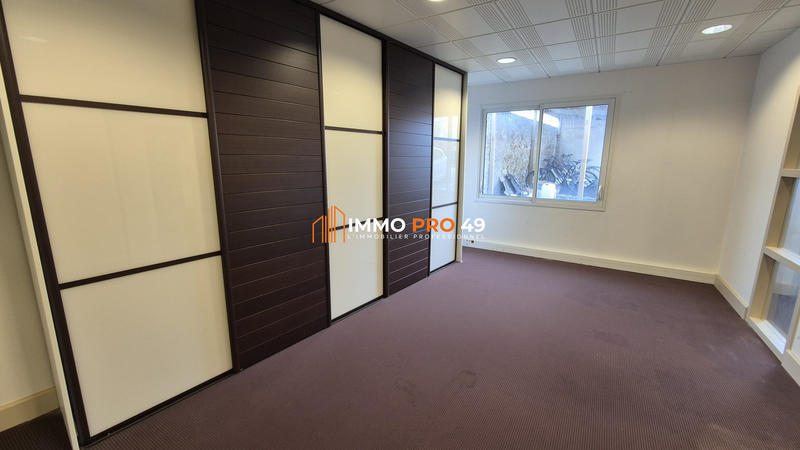 Bureau - 82 m²