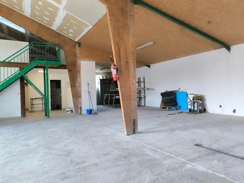 Local commercial - 450 m² - 2 pièces