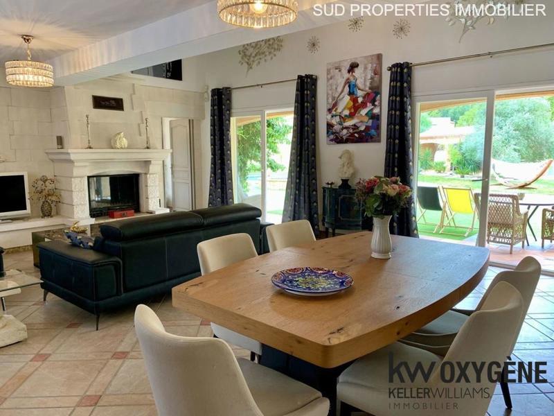 Villa - 297 m² - 7 pièces