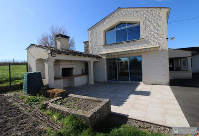 Maison ancienne - 210 m² - 6 pièces