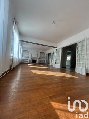 Maison - 222 m² - 12 pièces