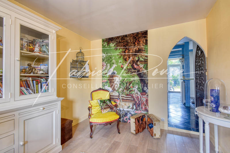 Maison - 203 m² - 7 pièces