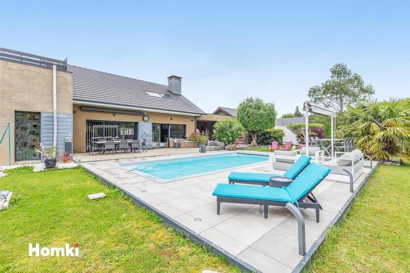 Propriété - 237 m² - 5 pièces