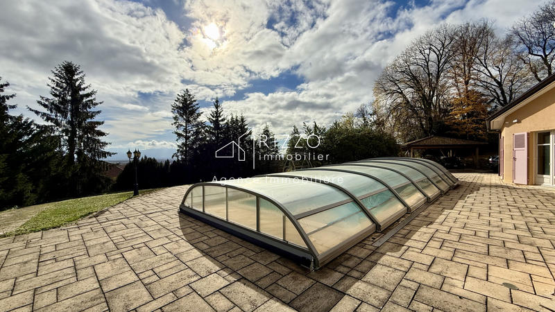 Maison - 450 m² - 20 pièces