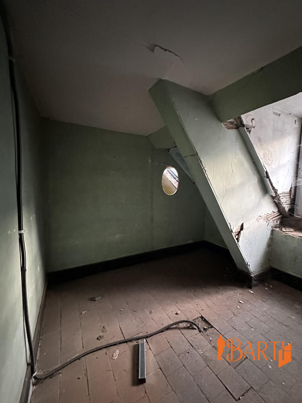 Loft - 95 m² - 4 pièces