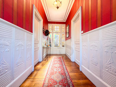 Maison - 235 m² - 10 pièces