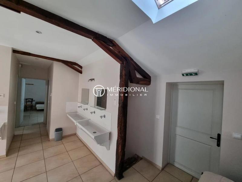 Maison - 648 m² - 22 pièces