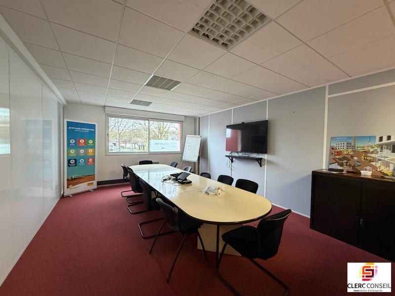 Local d'activités - 835 m²