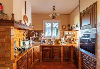 Maison traditionnelle - 187 m² - 7 pièces