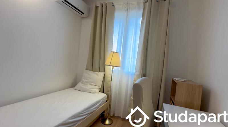 Chambre - 9 m² - 1 pièce