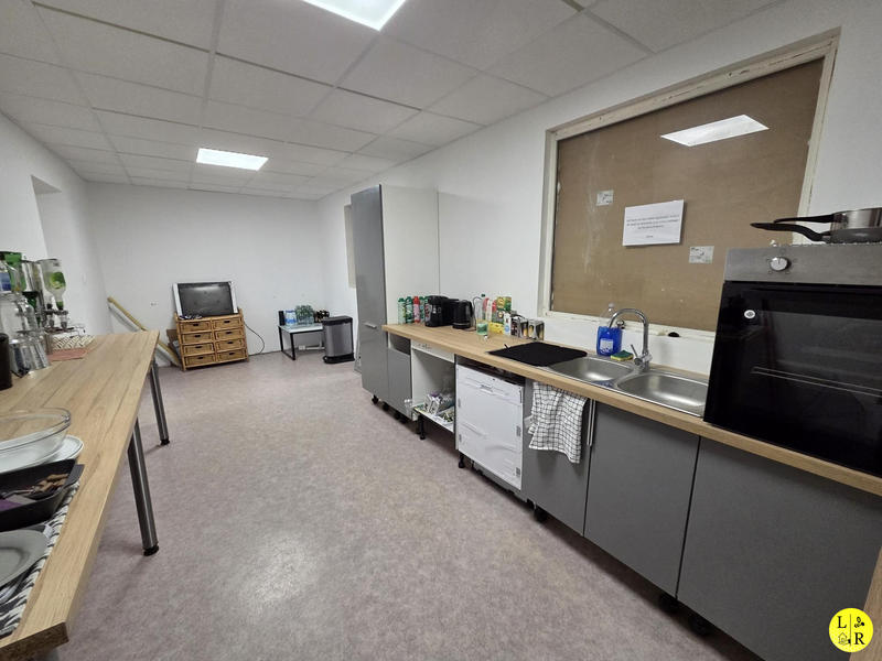 Local d'activités - 90 m² - 3 pièces