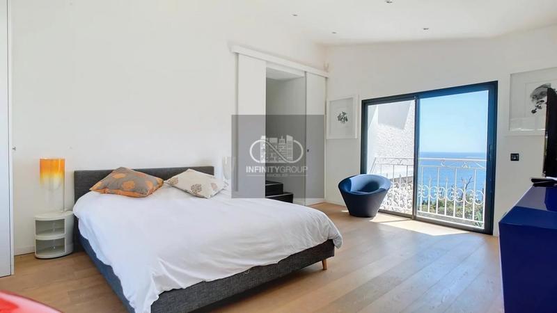 Villa - 200 m² - 6 pièces