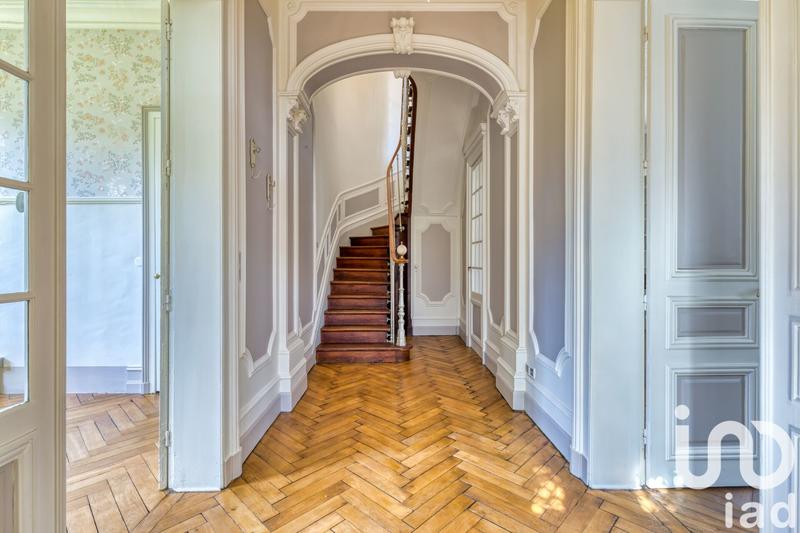 Maison - 230 m² - 8 pièces