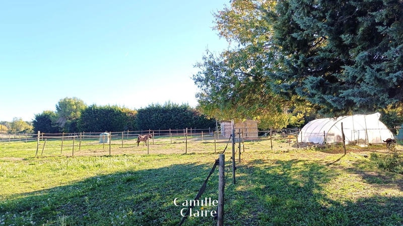 Propriété - 345 m² - 4 pièces