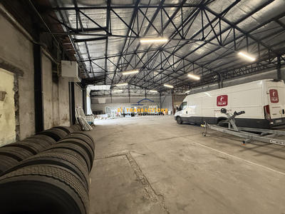 Local d'activités - 1 200 m²