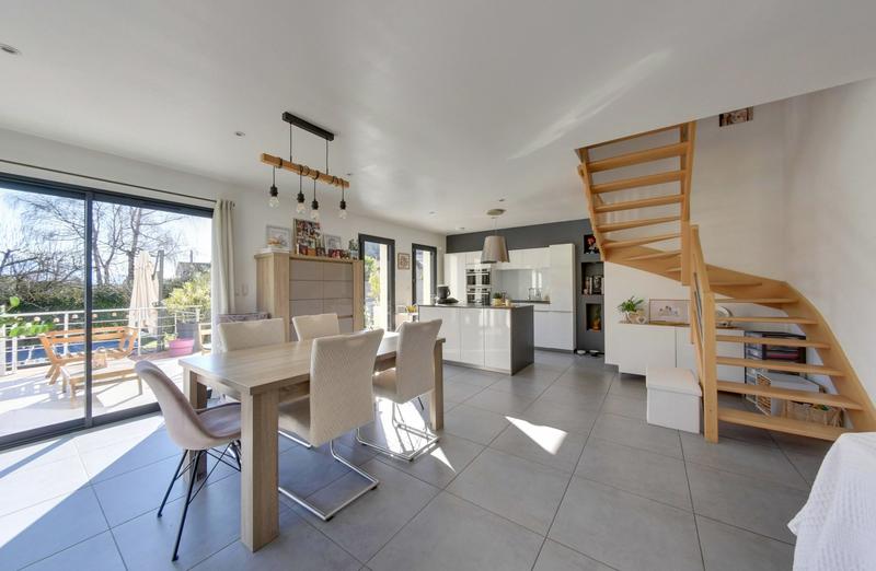 Maison - 98 m² - 4 pièces